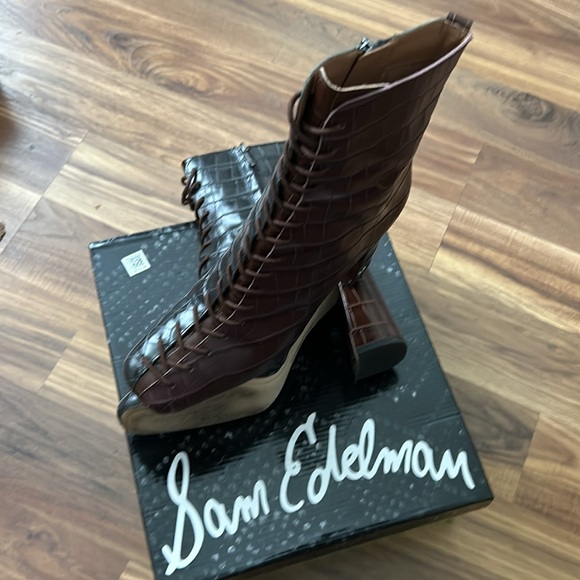 Sam Edelman Carney Boot - Picture 2 of 4